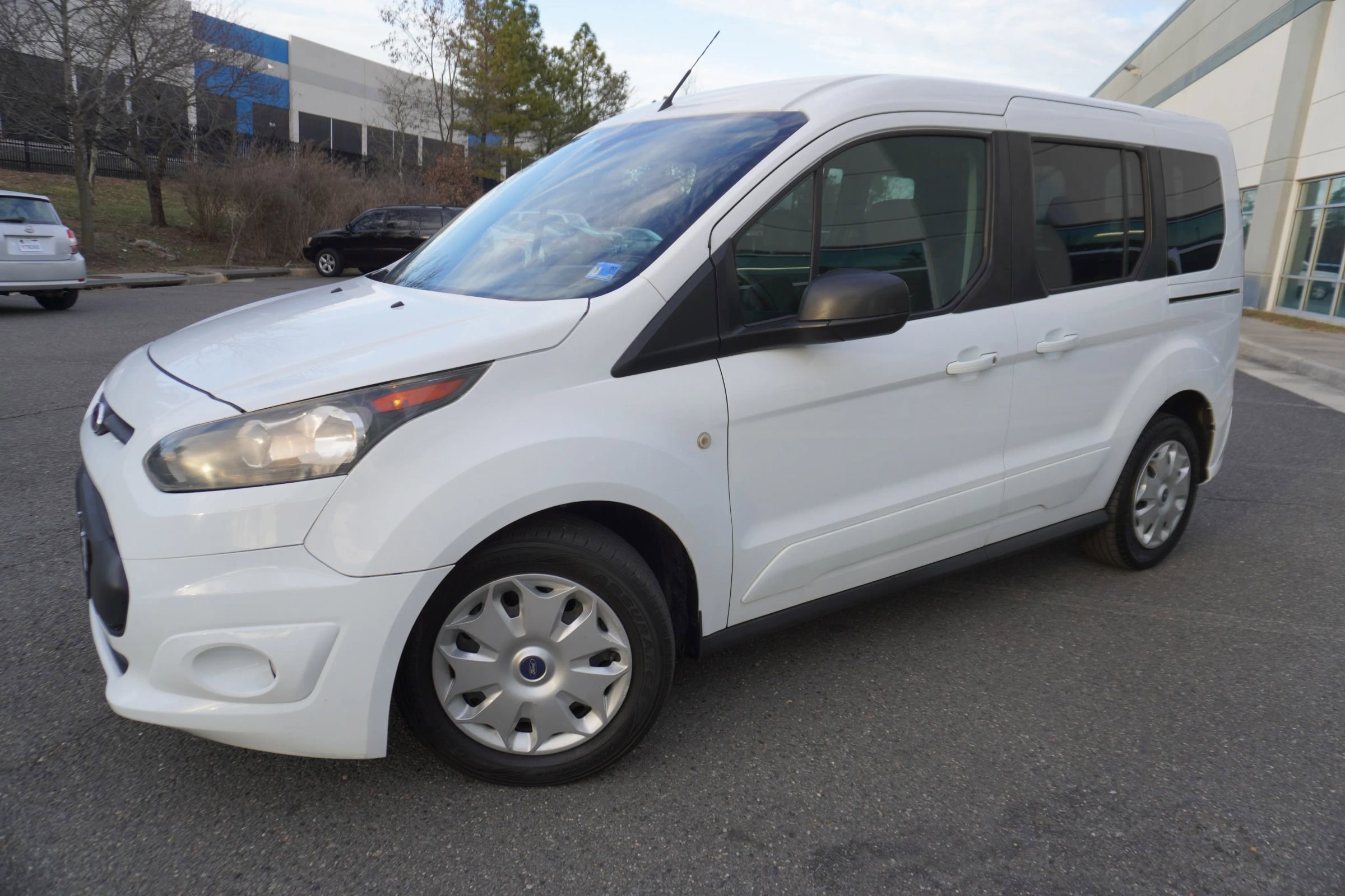 Used 2014 Ford Transit Connect XLT image 3