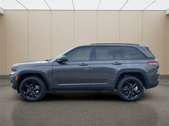 Certified 2025 Jeep Grand Cherokee Limited w/ Black Appearance Package image 2