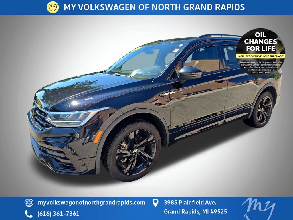 Used 2024 Volkswagen Tiguan SE R-Line AWD/4WD image 4