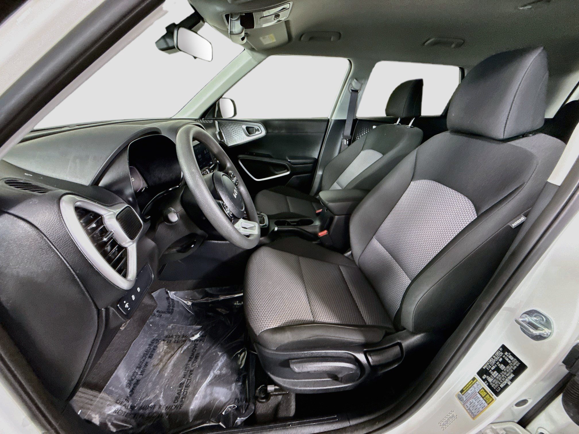 Used 2025 Kia Soul LX FWD image 21