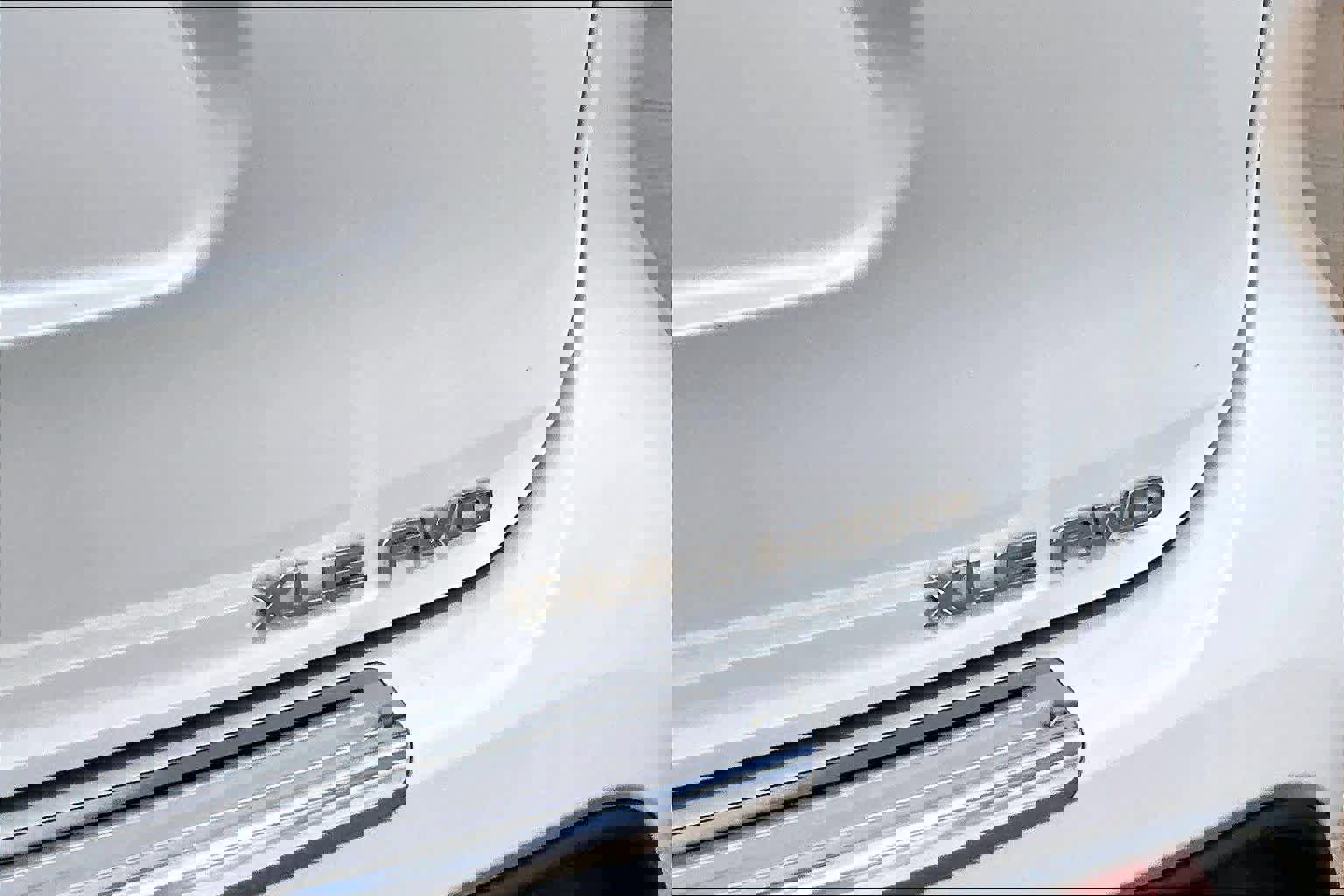 Used 2020 Toyota Highlander XLE AWD/4WD image 10