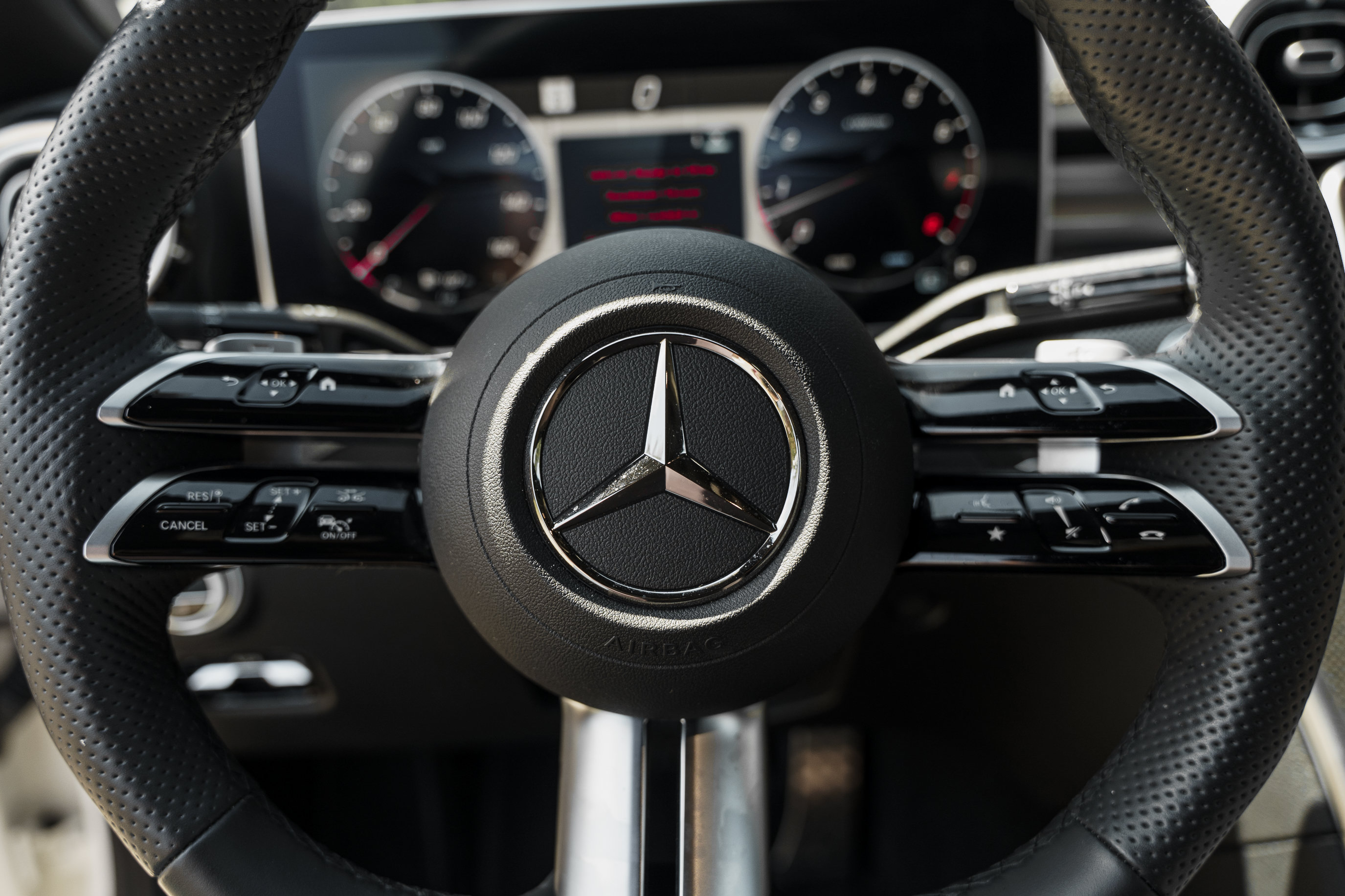 Used 2024 Mercedes-Benz CLE 300 4MATIC Coupe image 12