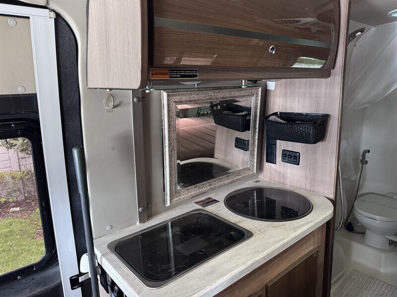 Used 2016 RAM ProMaster 3500 w/ Premium Appearance Group FWD image 17
