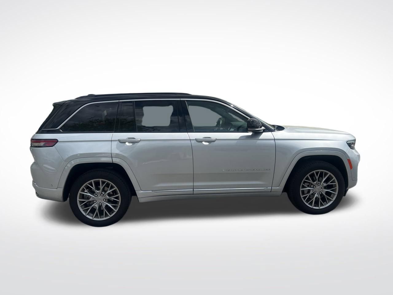 Used 2025 Jeep Grand Cherokee Summit AWD/4WD image 7