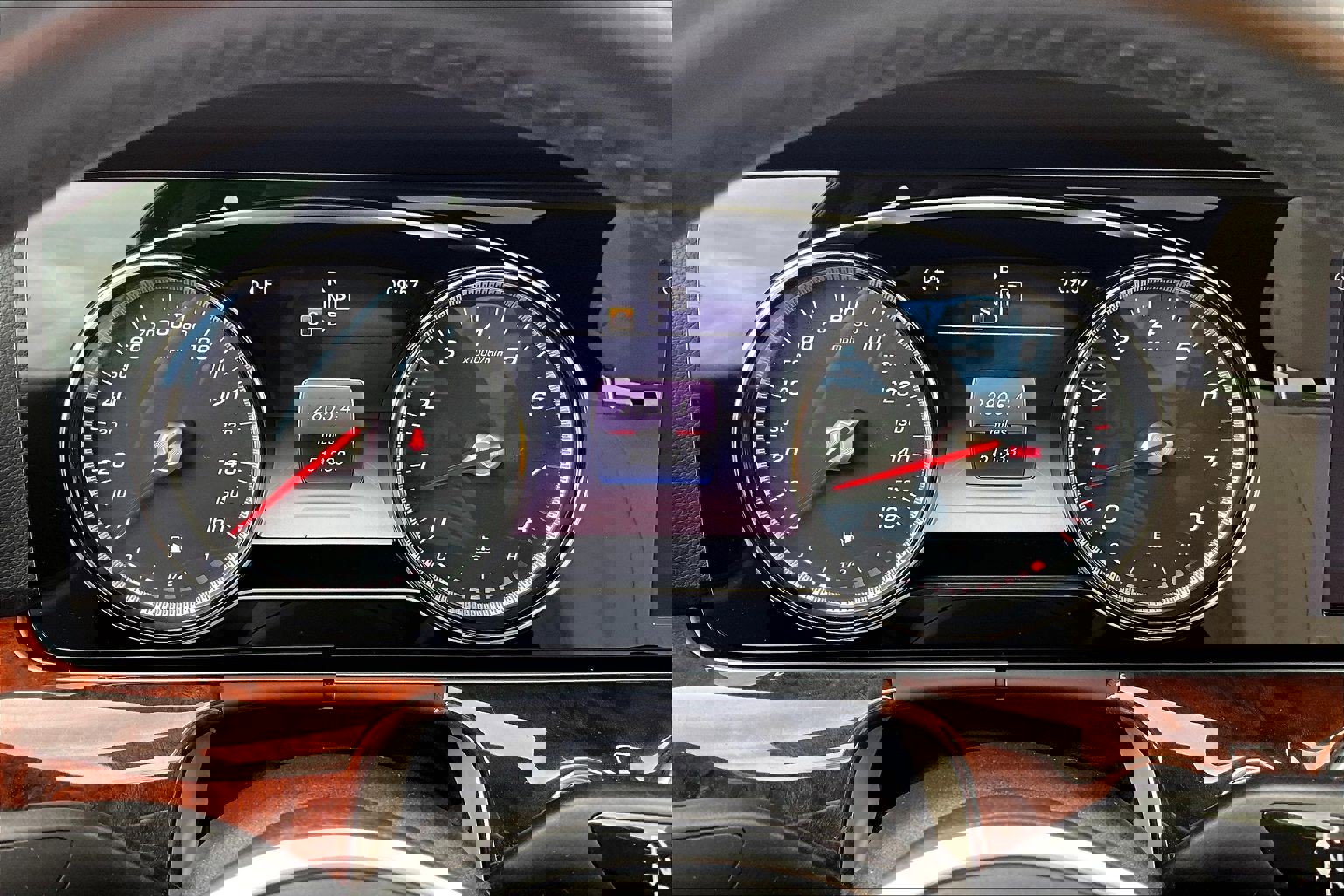 Used 2019 Mercedes-Benz E 300 4MATIC image 8