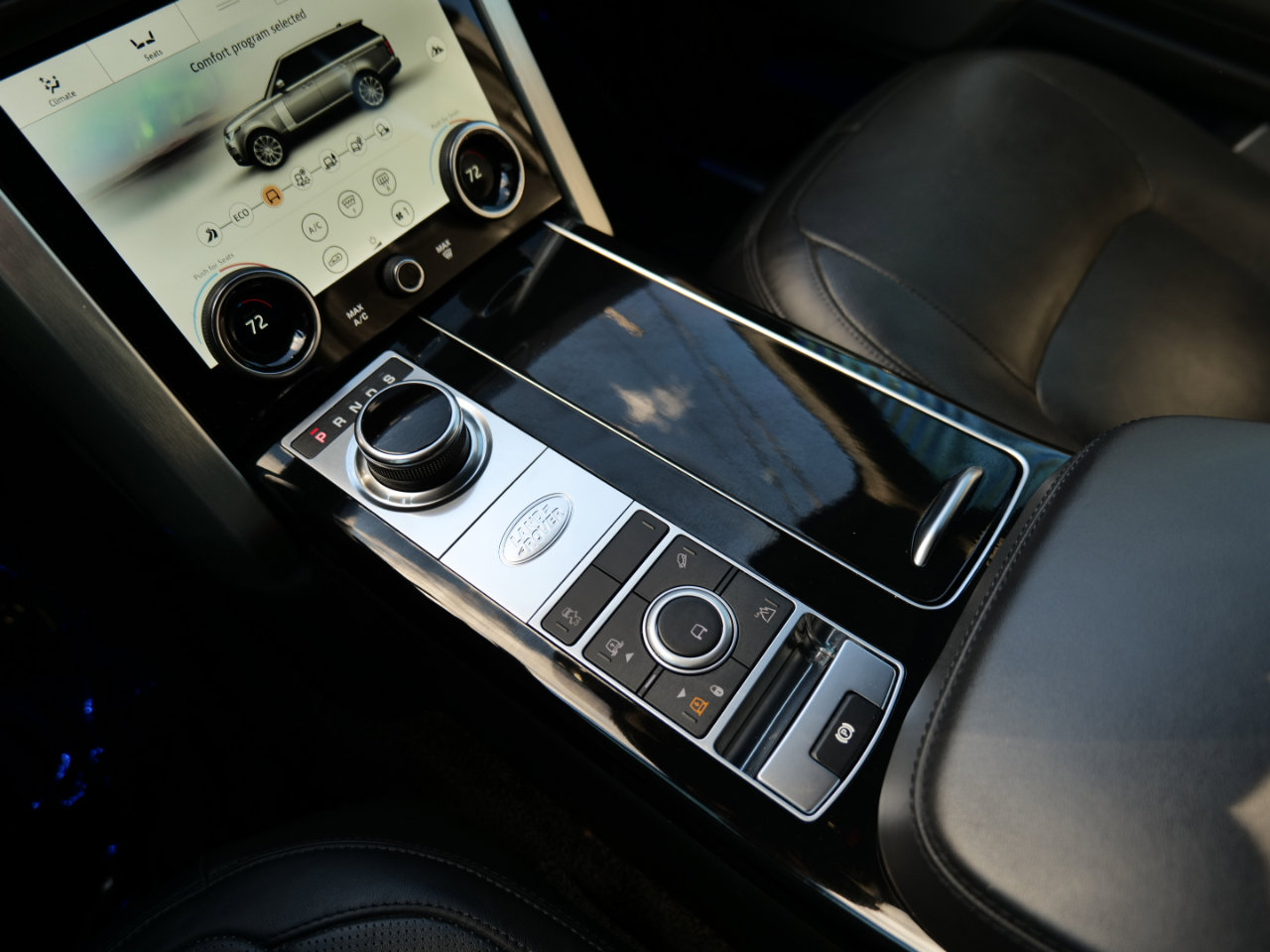 Used 2022 Land Rover Range Rover P525 Westminster Edition image 32