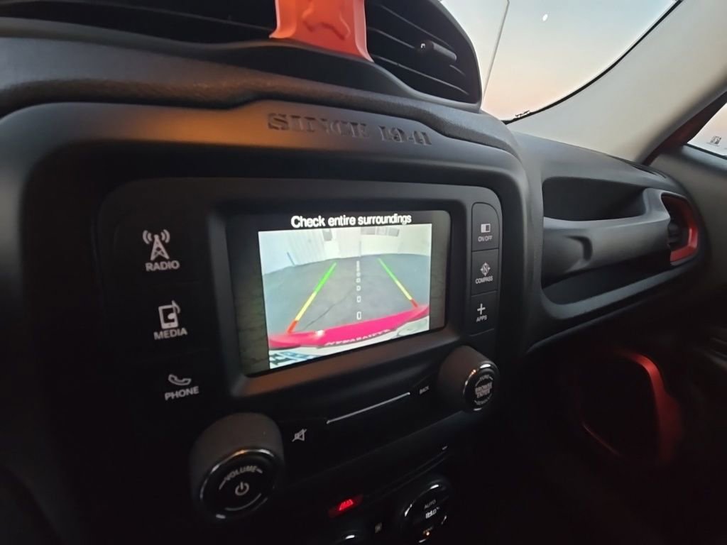 Used 2016 Jeep Renegade Trailhawk w/ Premium Trailhawk Package image 19