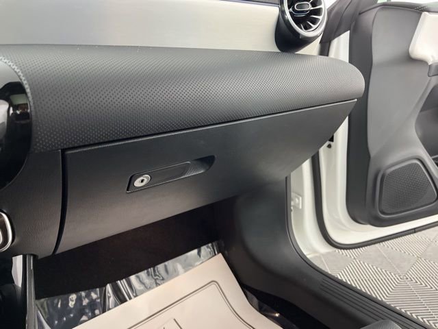 Used 2025 Mercedes-Benz CLA 250 image 34