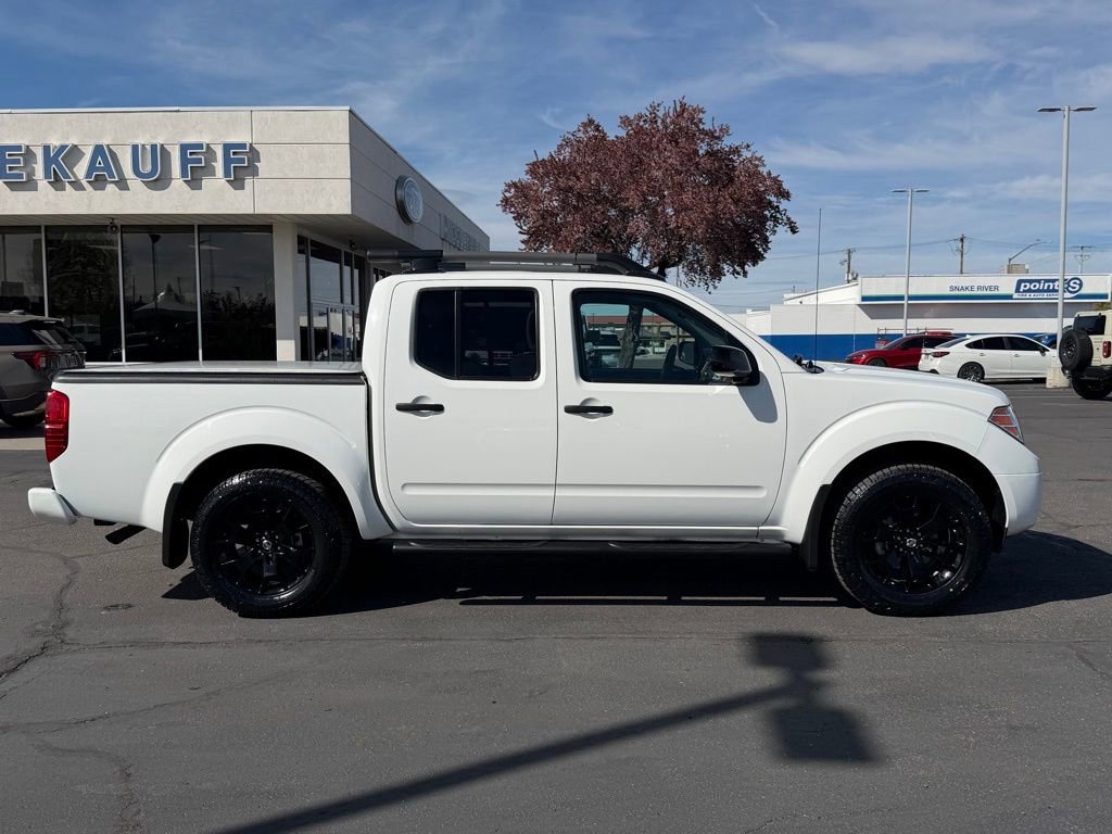 Used 2021 Nissan Frontier SV w/ Midnight Edition Floor Mats image 2