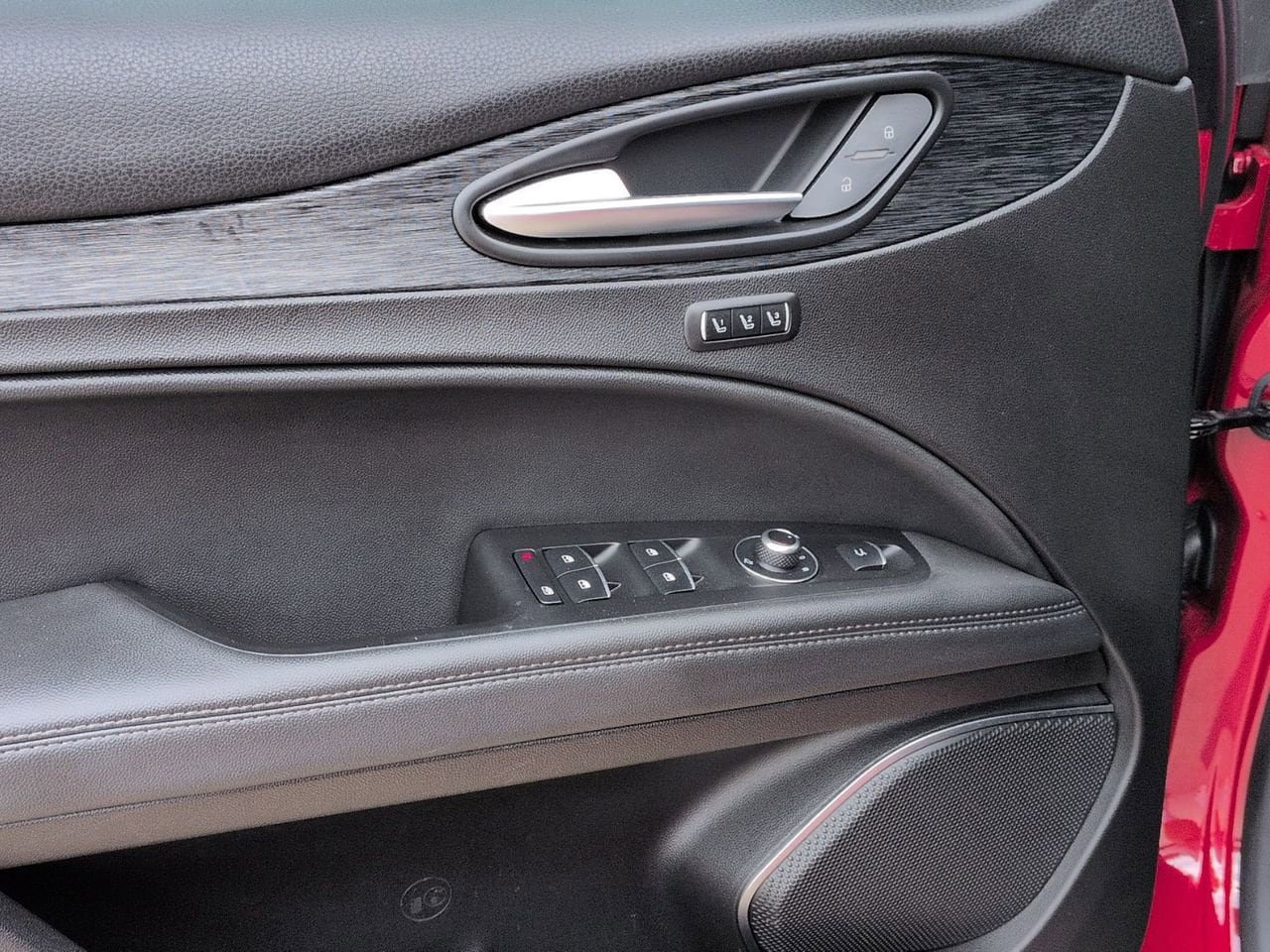 Used 2023 Alfa Romeo Stelvio Sprint RWD image 9
