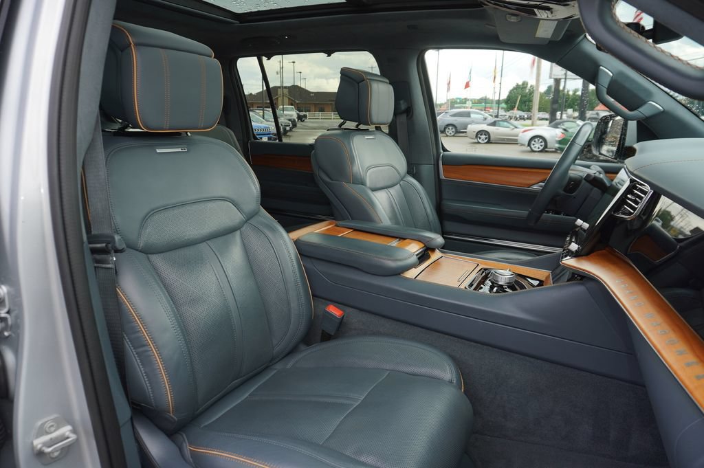 Used 2022 Jeep Grand Wagoneer Series II w/ Convenience Group III AWD/4WD image 43