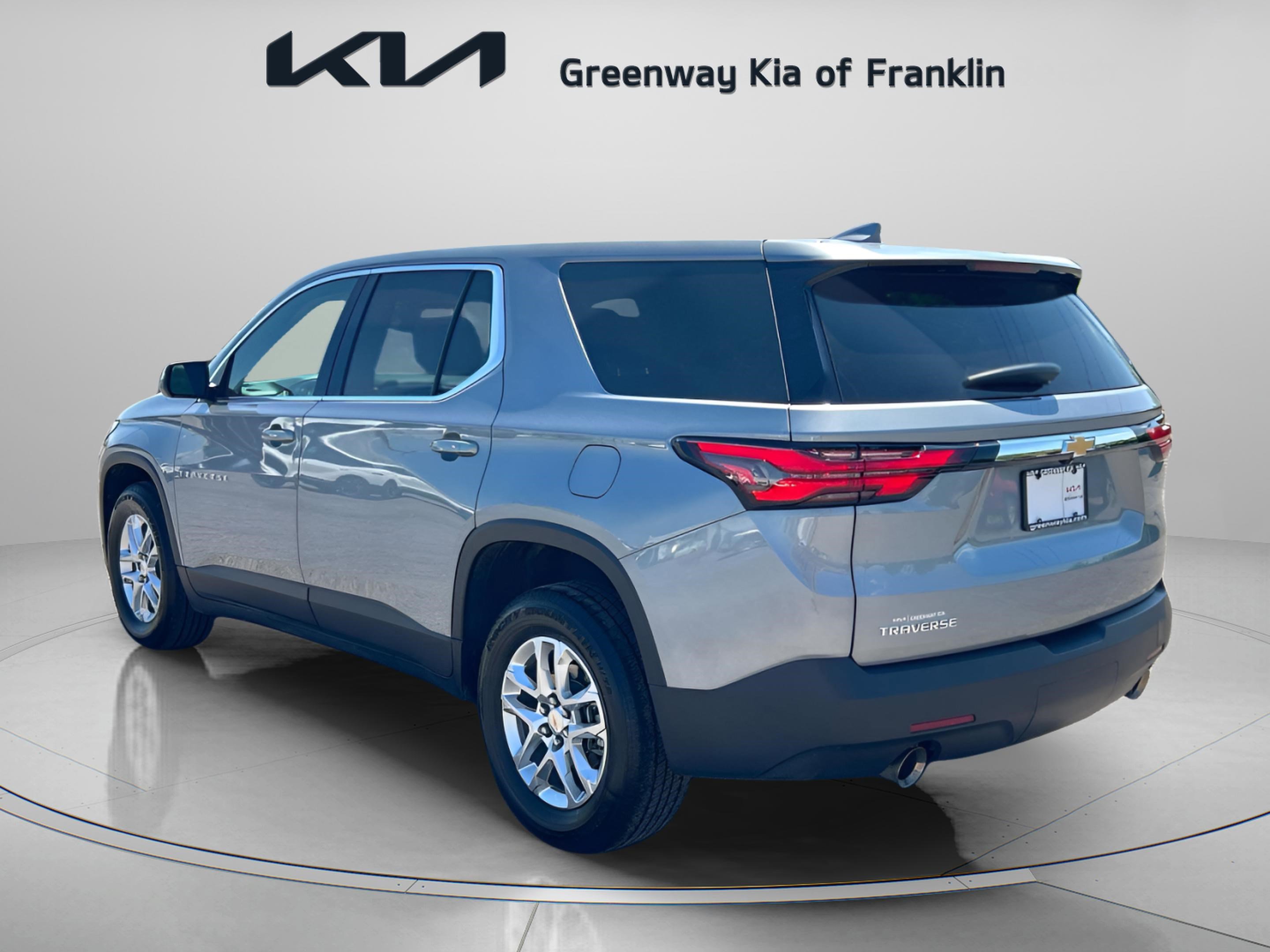 Used 2023 Chevrolet Traverse LS FWD image 6