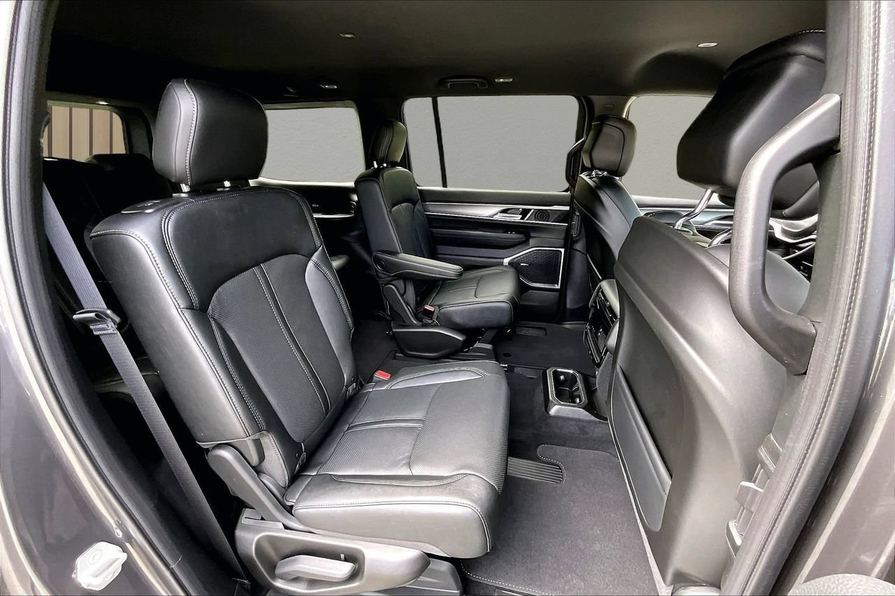 New 2026 Jeep Grand Wagoneer 4WD image 21