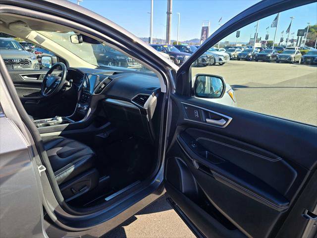 Used 2022 Ford Edge Titanium image 12