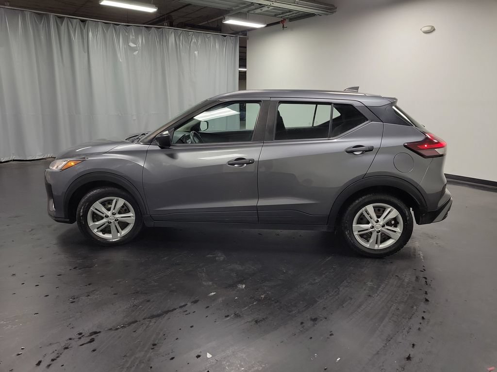 Used 2022 Nissan Kicks S FWD image 5
