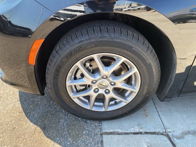 Used 2025 Chrysler Pacifica Select FWD image 11