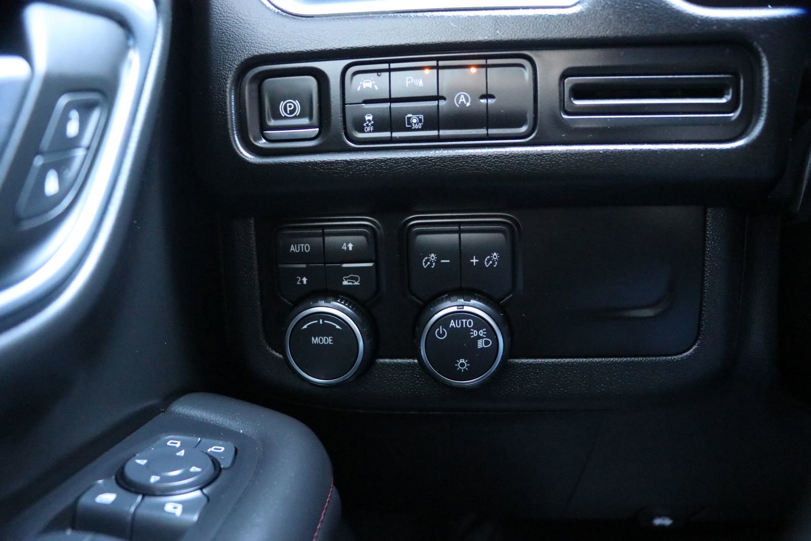 Used 2024 Chevrolet Tahoe RST w/ Luxury Package image 12