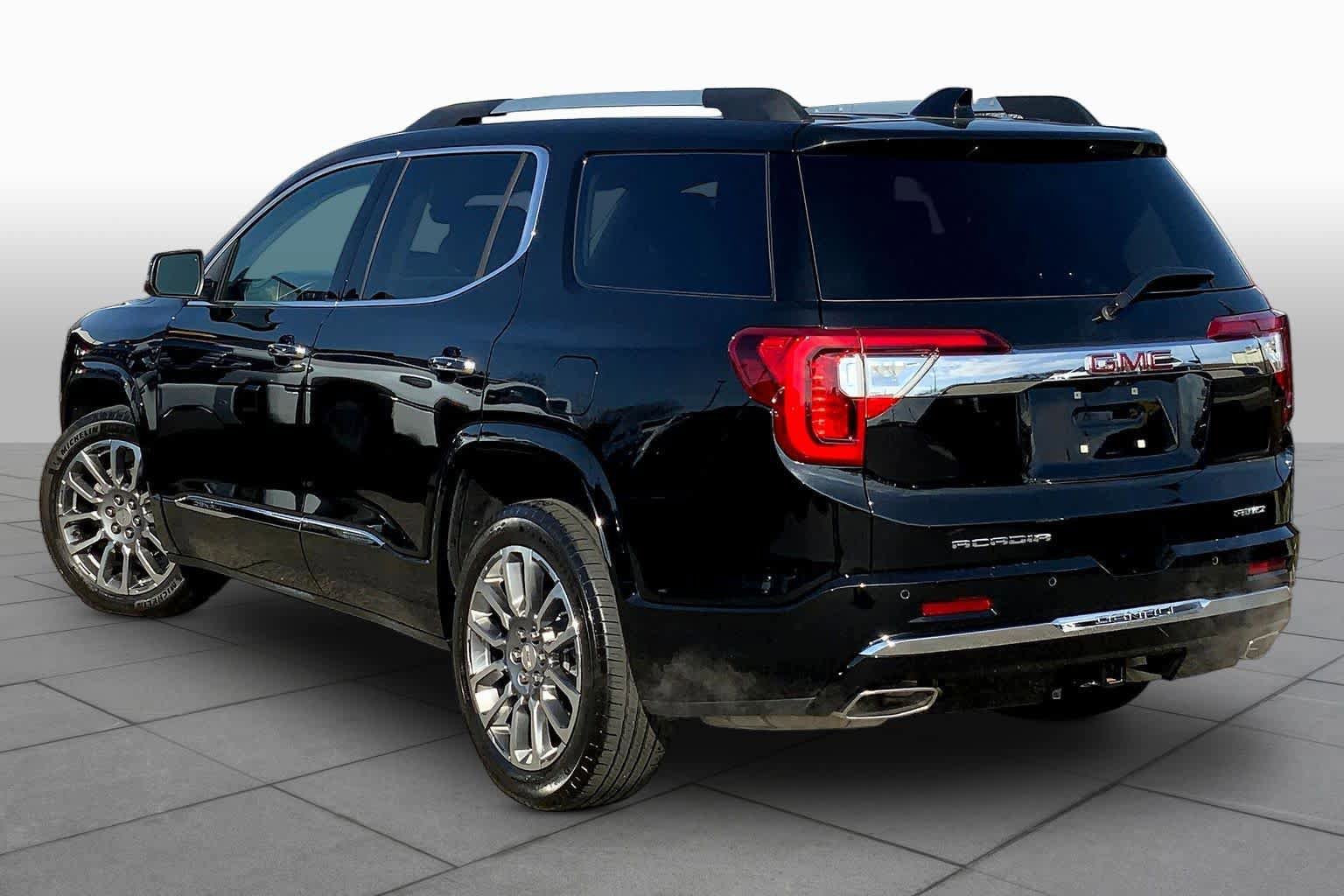 Used 2023 GMC Acadia Denali w/ Denali Ultimate Package image 12