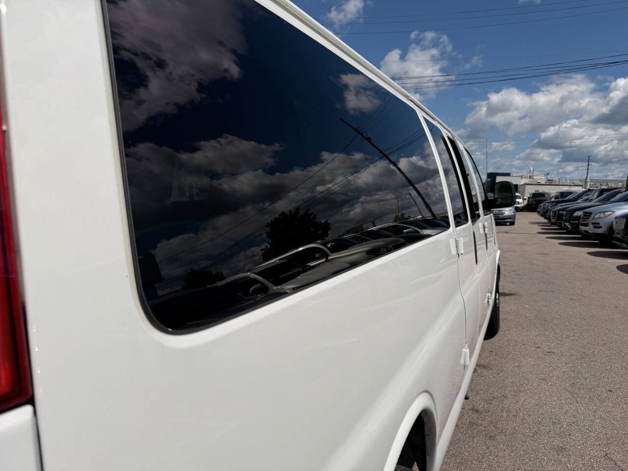 Used 2017 GMC Savana 3500 LS RWD image 29