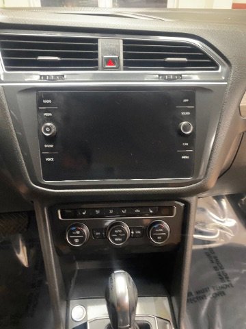 Used 2018 Volkswagen Tiguan SE AWD/4WD image 20