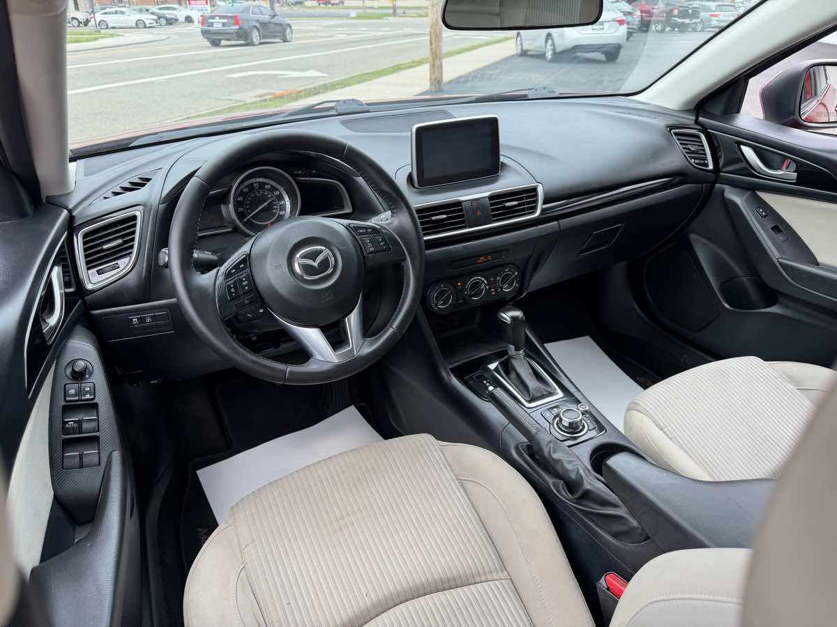 Used 2015 MAZDA MAZDA3 i Touring FWD image 12