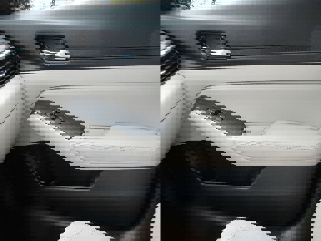 Used 2025 Nissan Altima 2.5 SV image 29