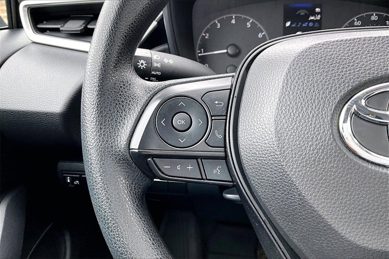 Used 2024 Toyota Corolla LE image 27
