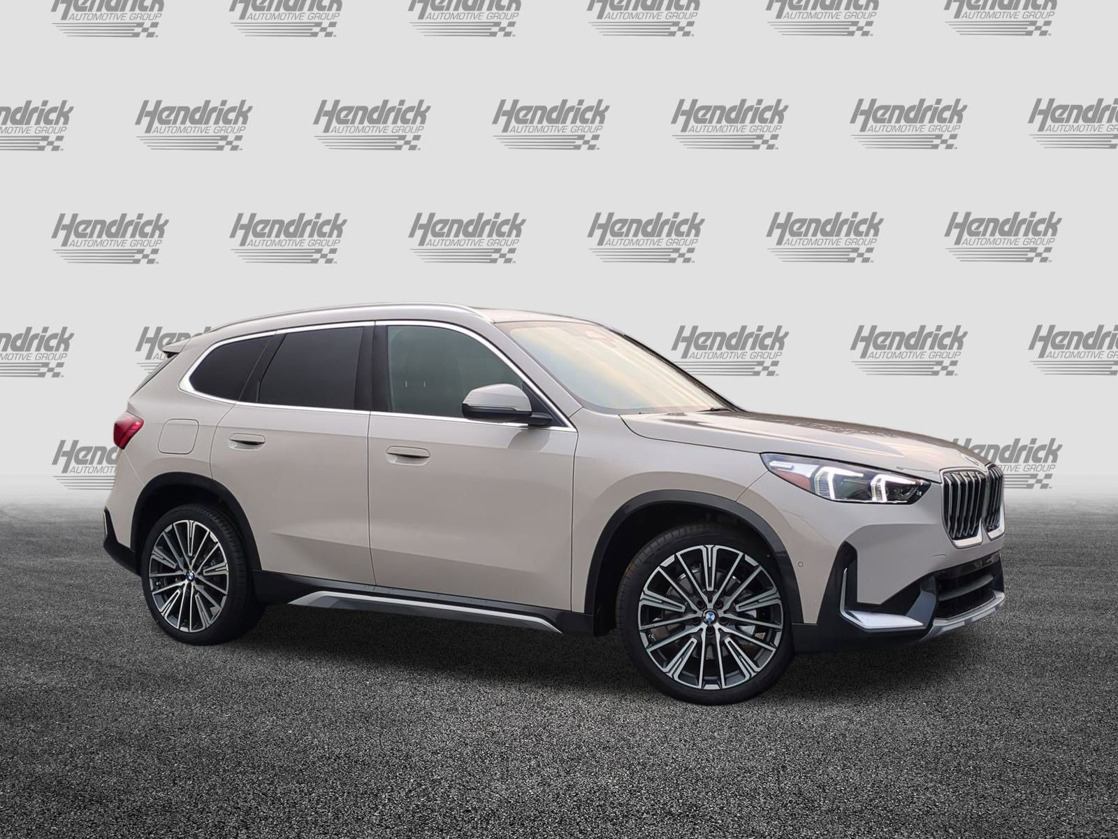 Used 2026 BMW X1 xDrive28i w/ Convenience Package AWD/4WD image 2