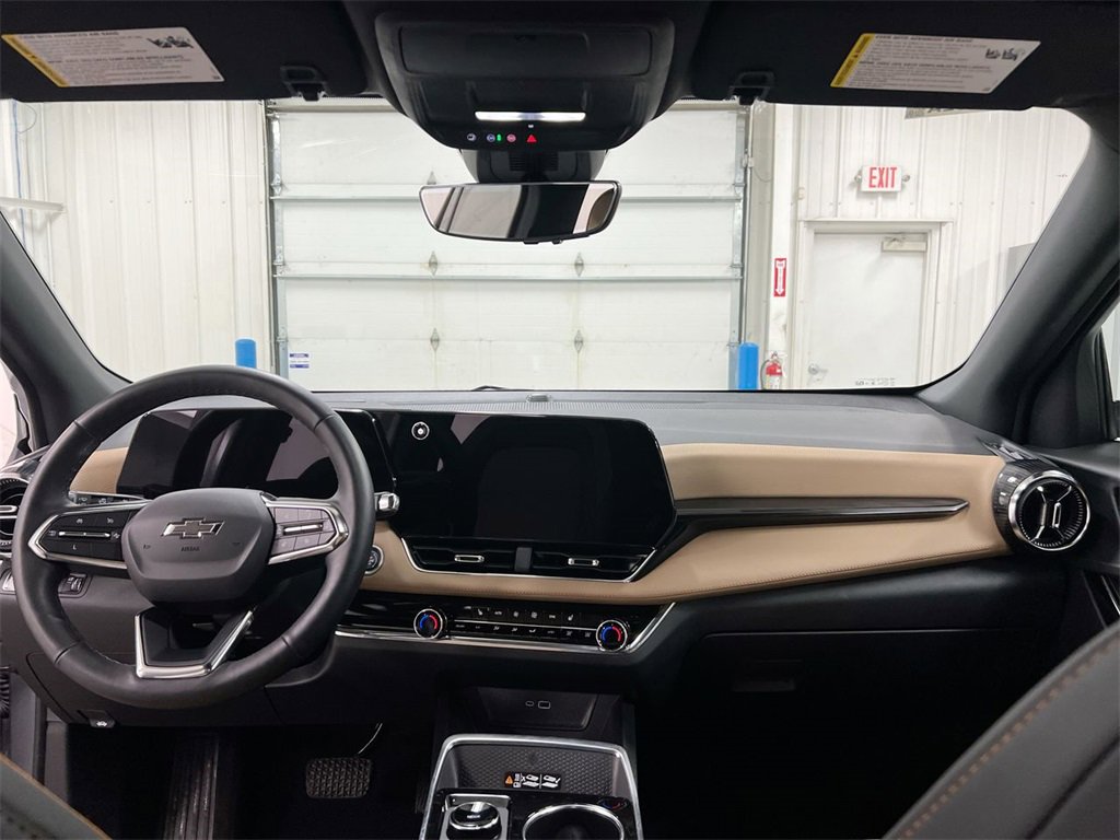 Used 2025 Chevrolet Equinox ACTIV w/ Safety and Technology Package image 10