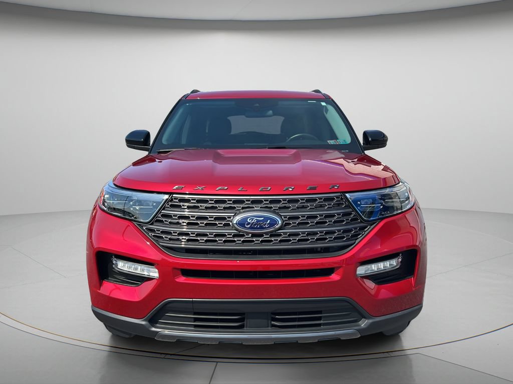 Used 2023 Ford Explorer XLT w/ Equipment Group 202A AWD/4WD image 2