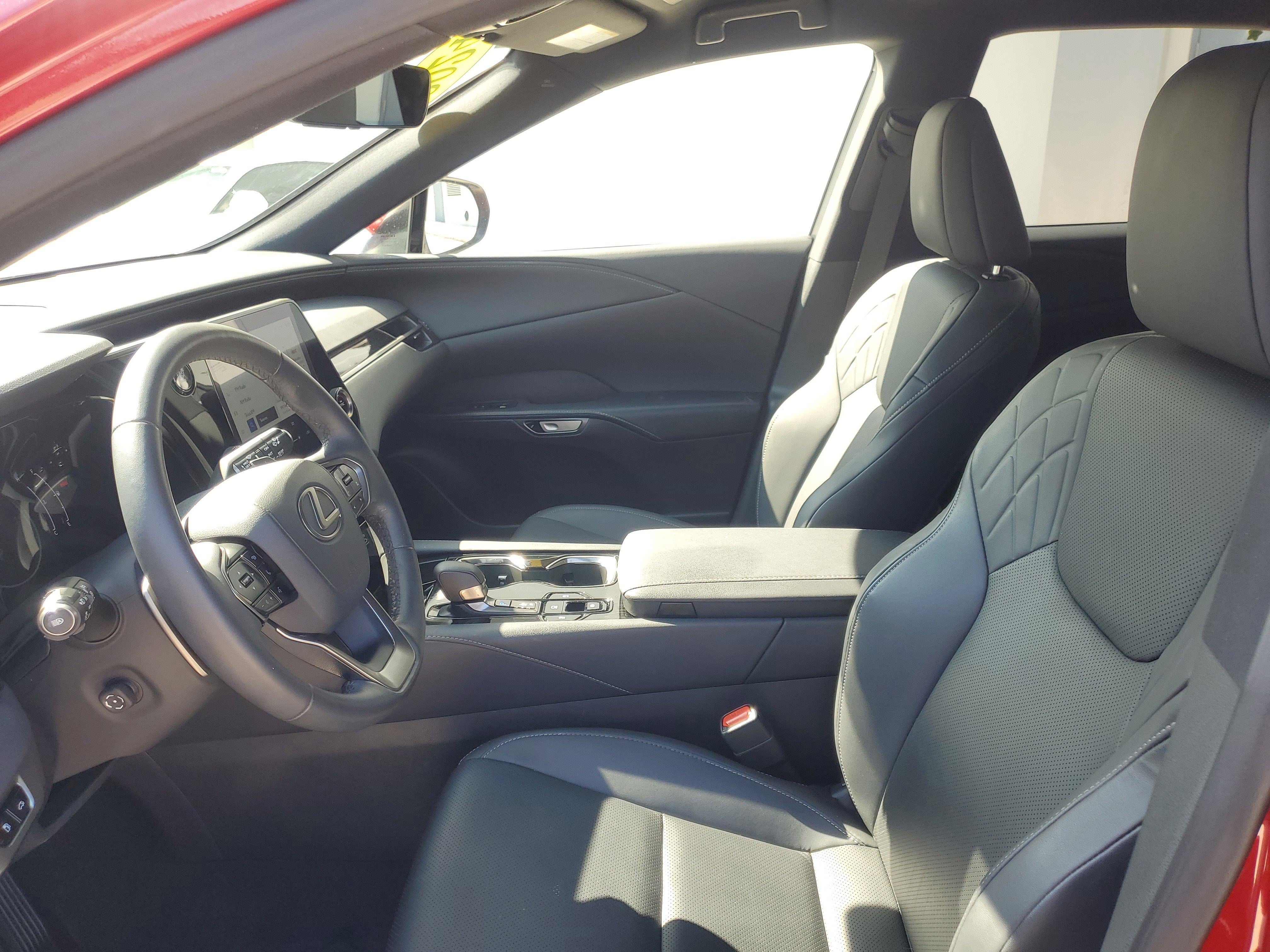 Used 2024 Lexus RX 350 FWD image 17