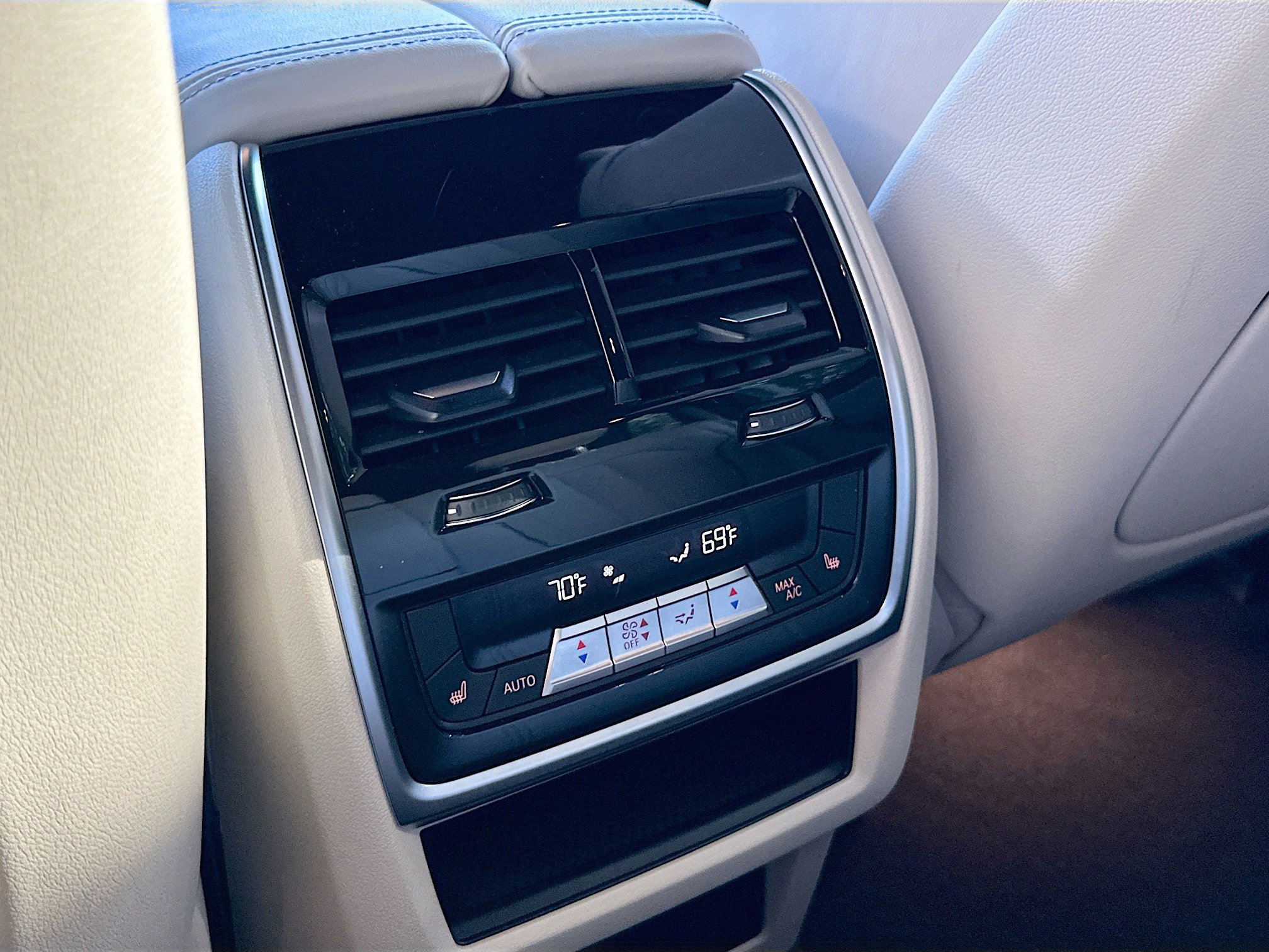 Used 2022 BMW X5 M50i image 27