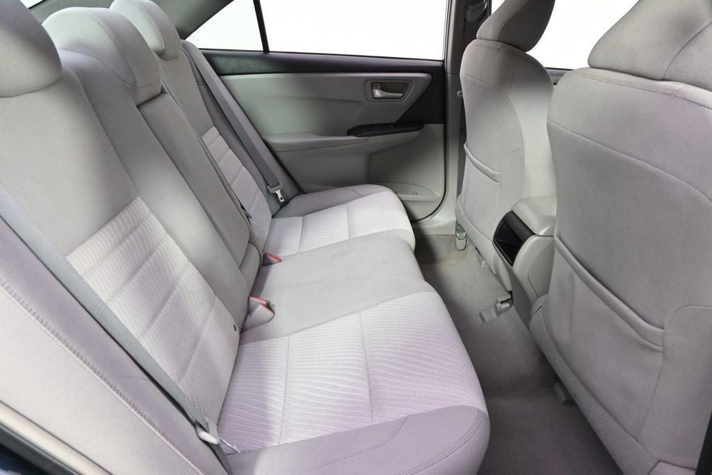 Used 2015 Toyota Camry LE image 18