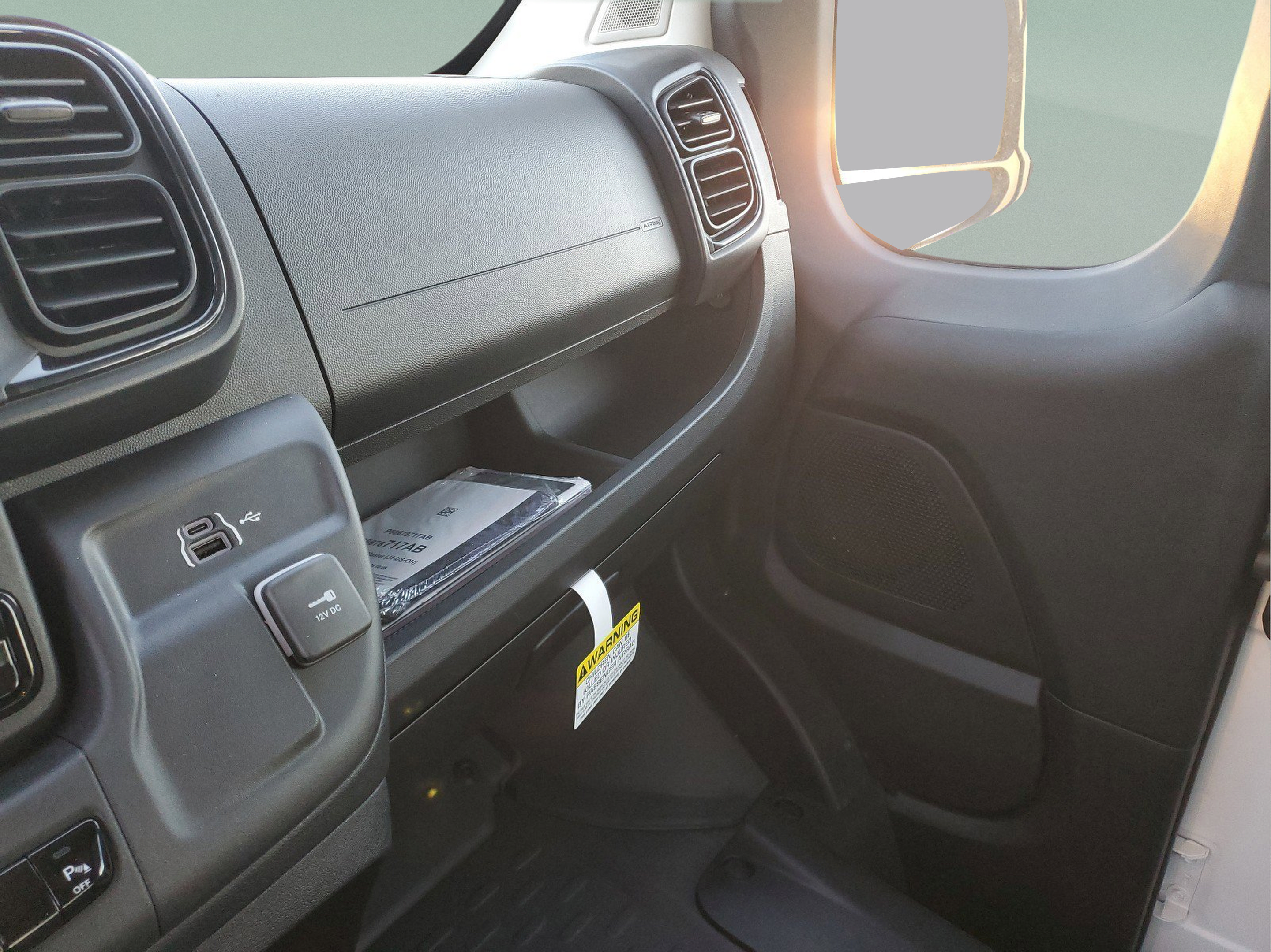 New 2025 RAM ProMaster 3500 FWD image 21