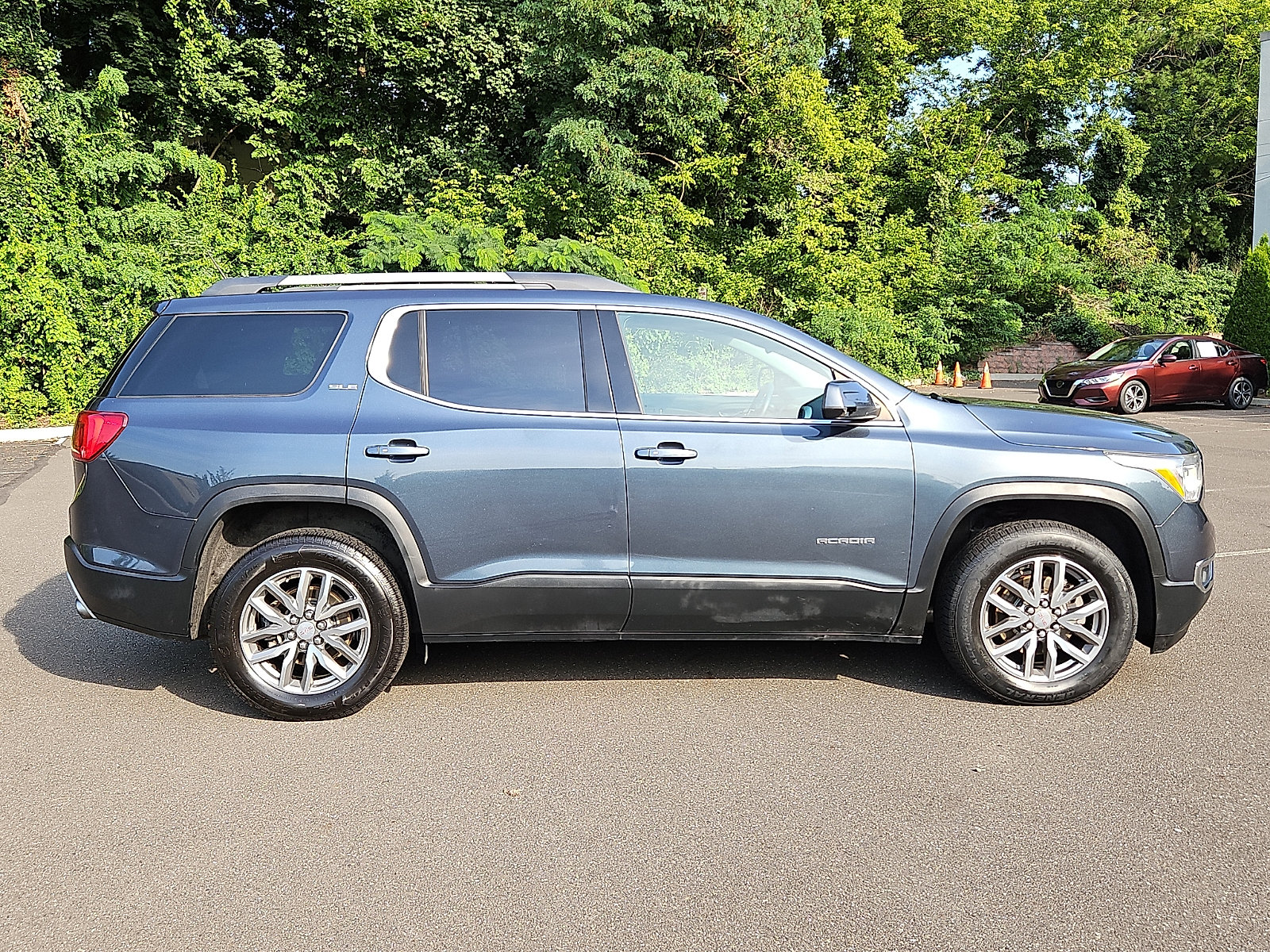 Used 2019 GMC Acadia SLE w/ Driver Alert Package I AWD/4WD image 7