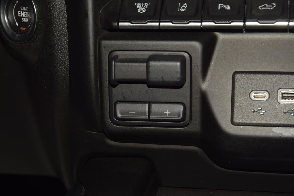 Used 2023 GMC Sierra 3500 Denali image 34