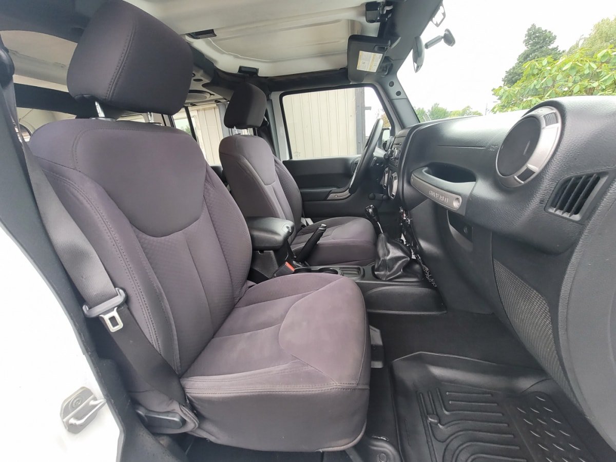 Used 2013 Jeep Wrangler Unlimited Sport AWD/4WD image 10