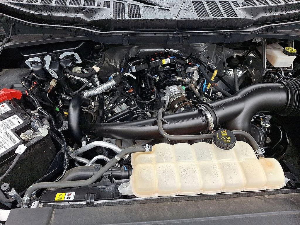 Used 2023 Ford F150 XLT w/ XTR Package image 28