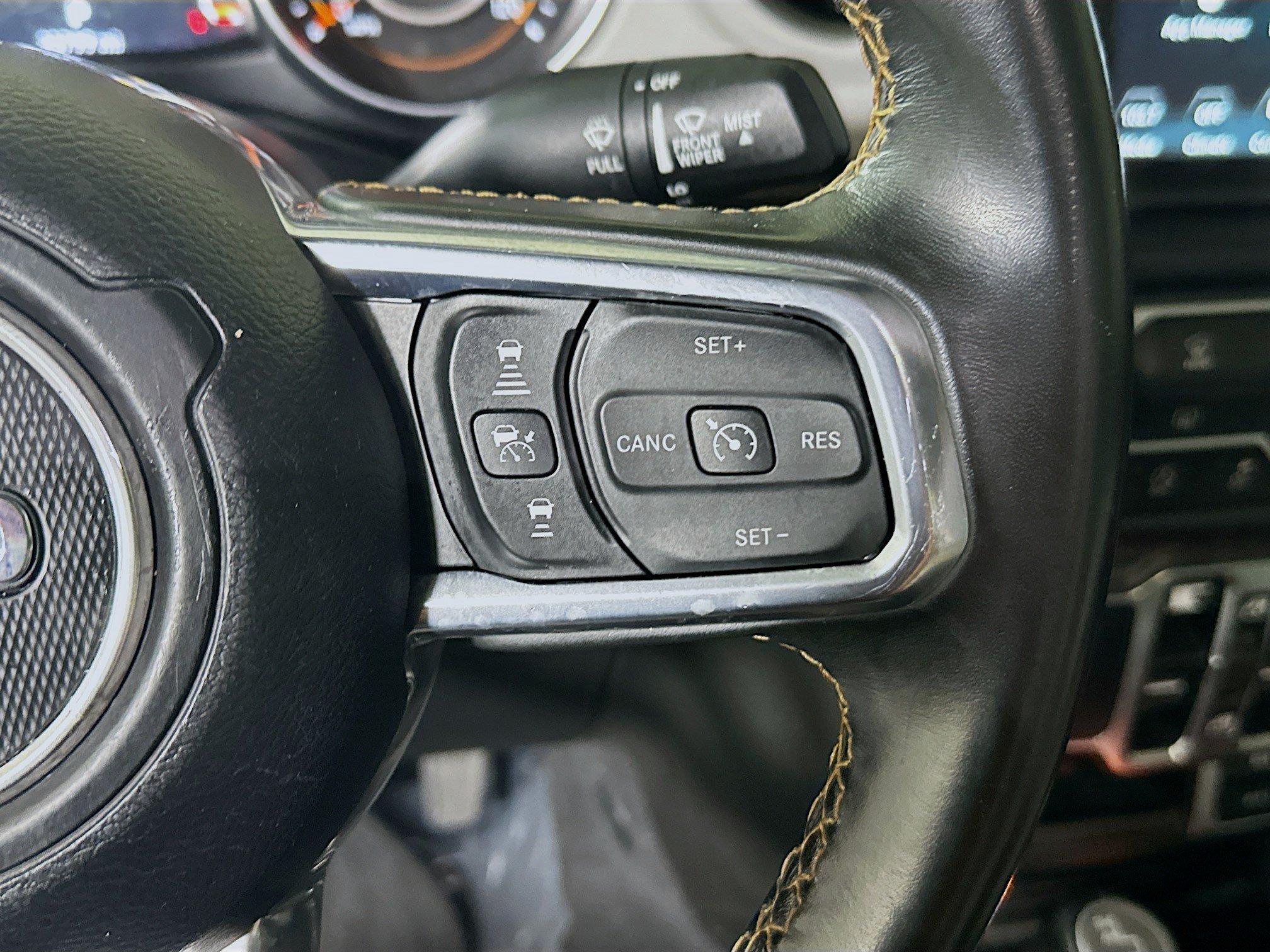 Used 2022 Jeep Gladiator Overland AWD/4WD image 17