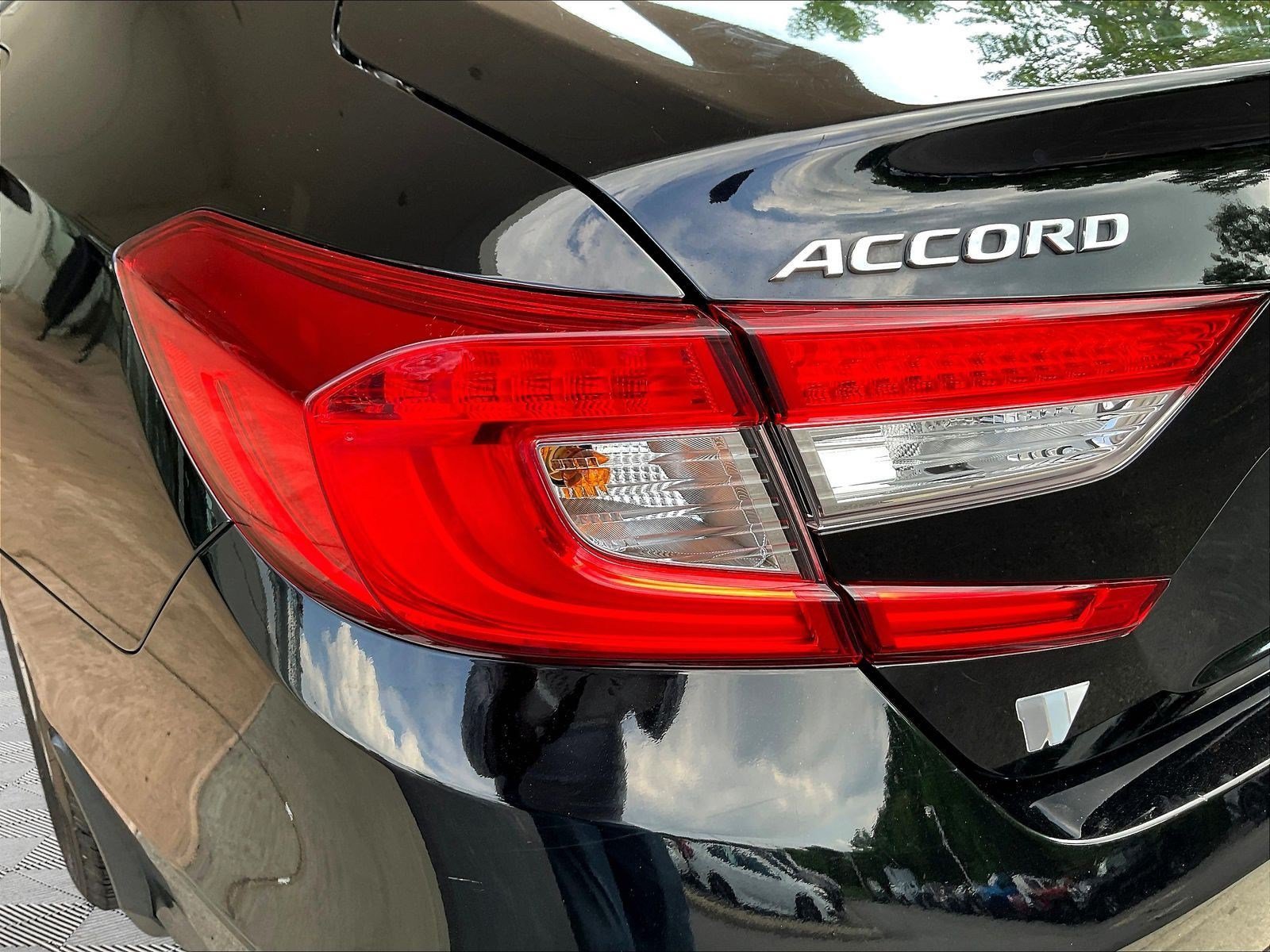 Used 2018 Honda Accord LX image 22