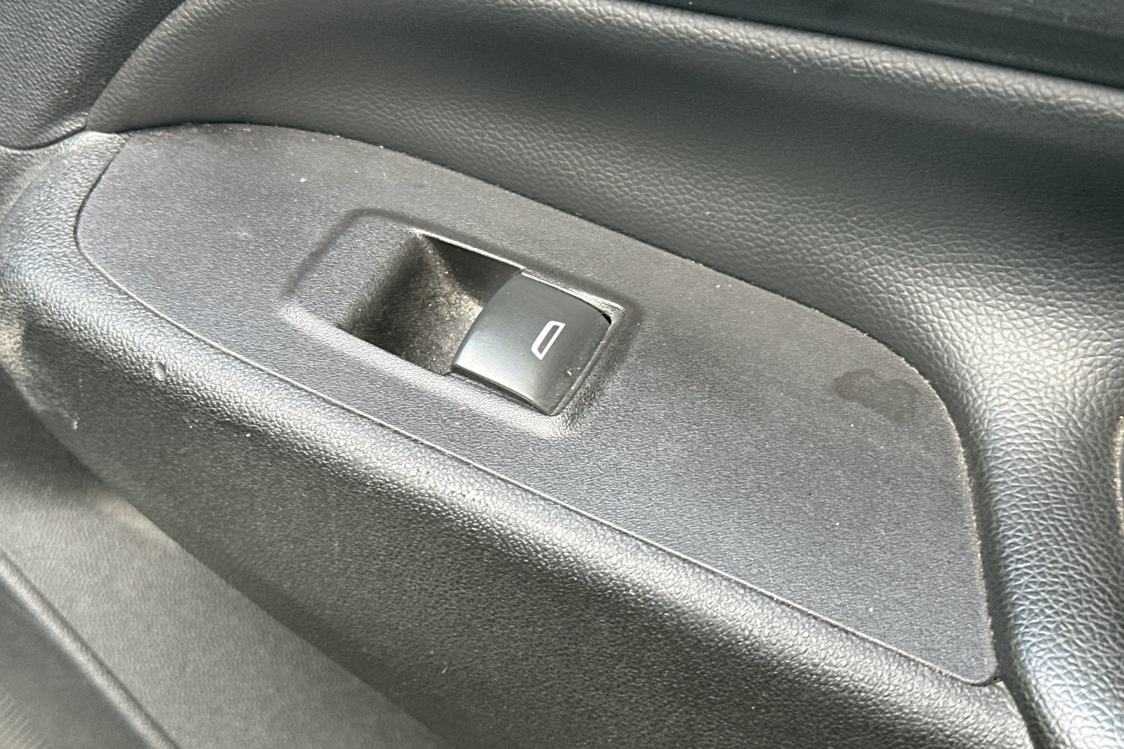 Used 2019 Chevrolet Equinox LT FWD image 22