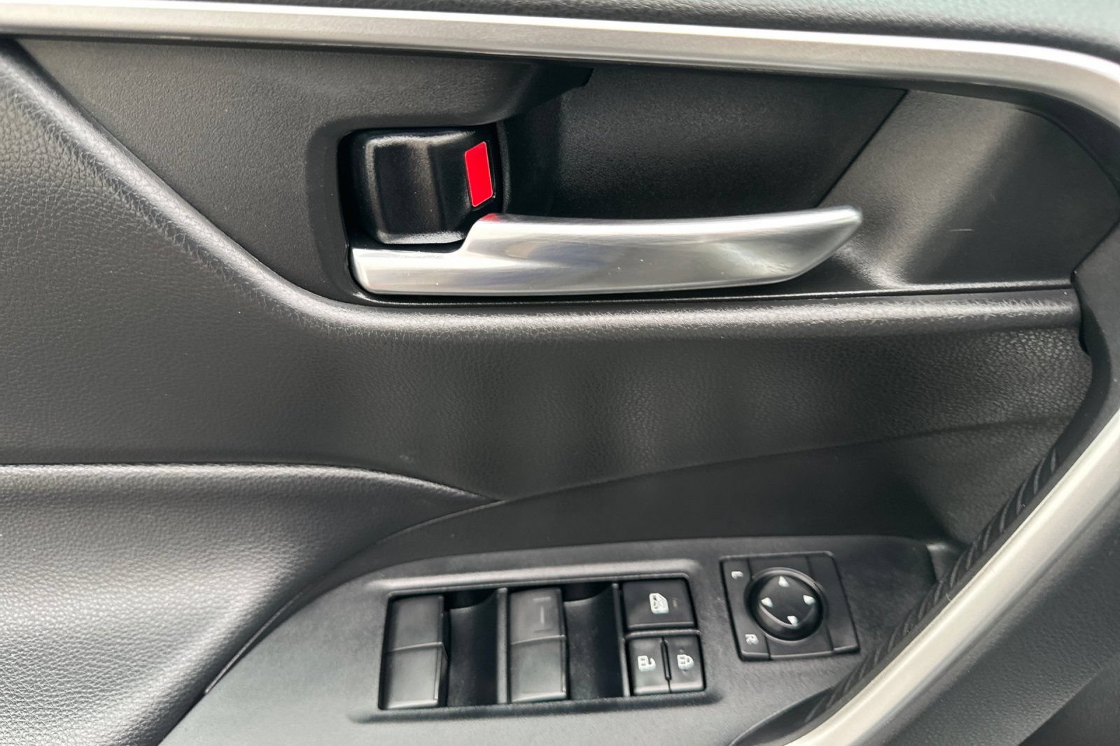 Certified 2021 Toyota RAV4 XLE AWD/4WD image 11