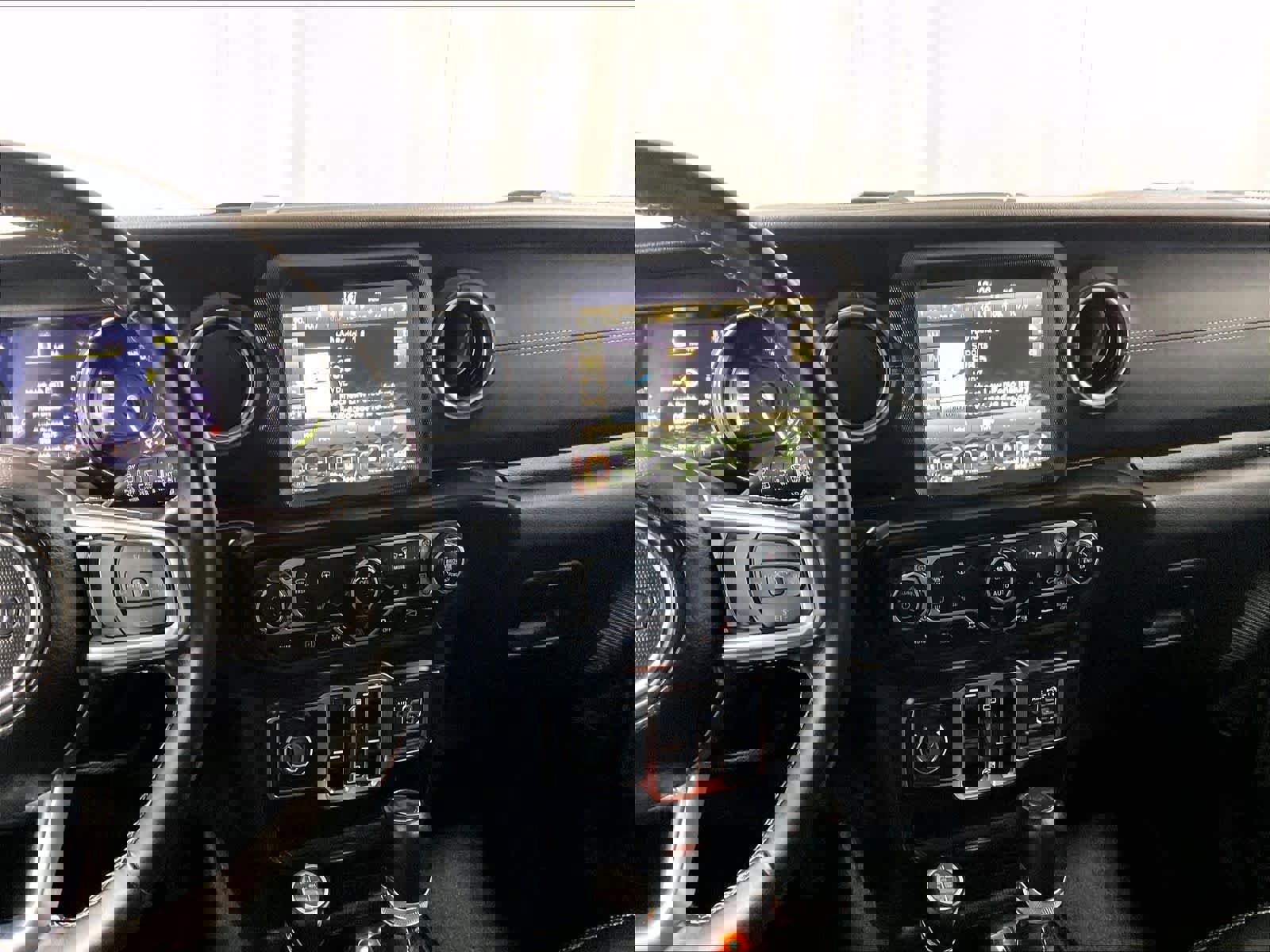 Used 2023 Jeep Wrangler Sahara w/ Cold Weather Group AWD/4WD image 18