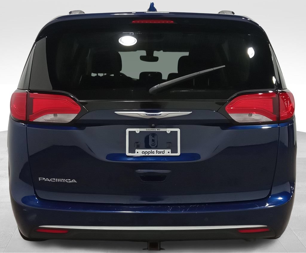 Used 2019 Chrysler Pacifica Touring Plus w/ Tire & Wheel Group FWD image 5