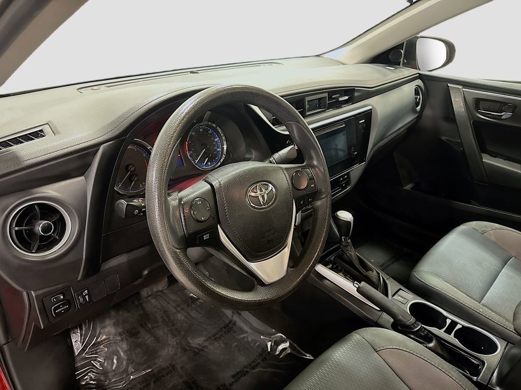 Used 2017 Toyota Corolla LE image 10