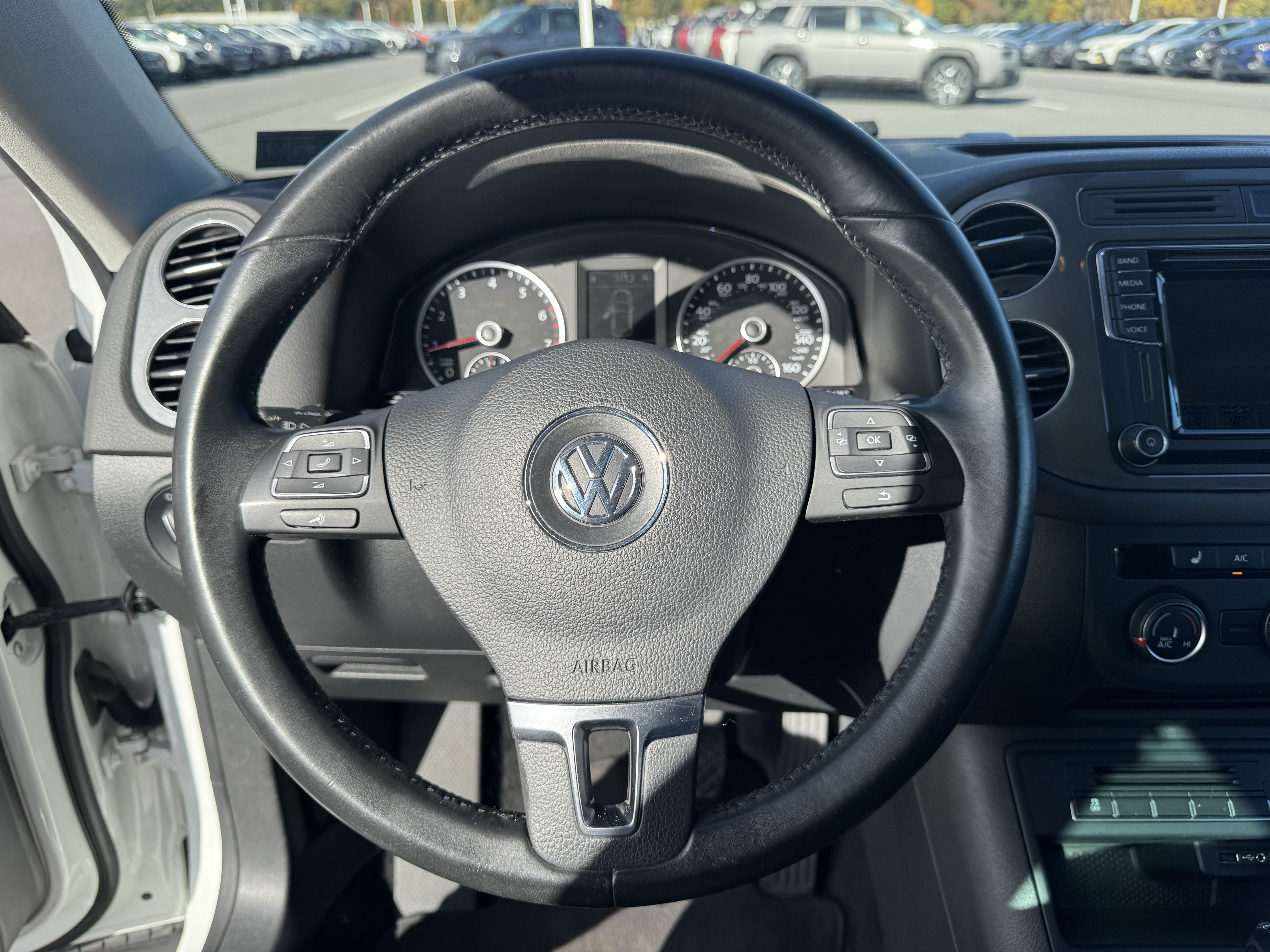 Used 2017 Volkswagen Tiguan Wolfsburg Edition AWD/4WD image 17