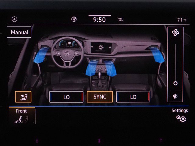 Used 2024 Volkswagen Taos SE image 30