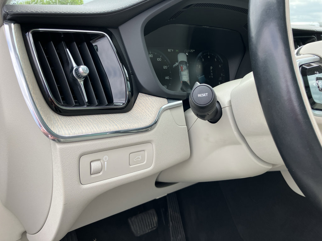 Used 2021 Volvo XC60 T6 Inscription w/ Advanced Package image 15