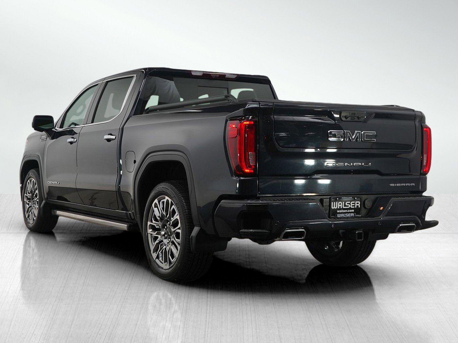 Used 2024 GMC Sierra 1500 Denali Ultimate image 3