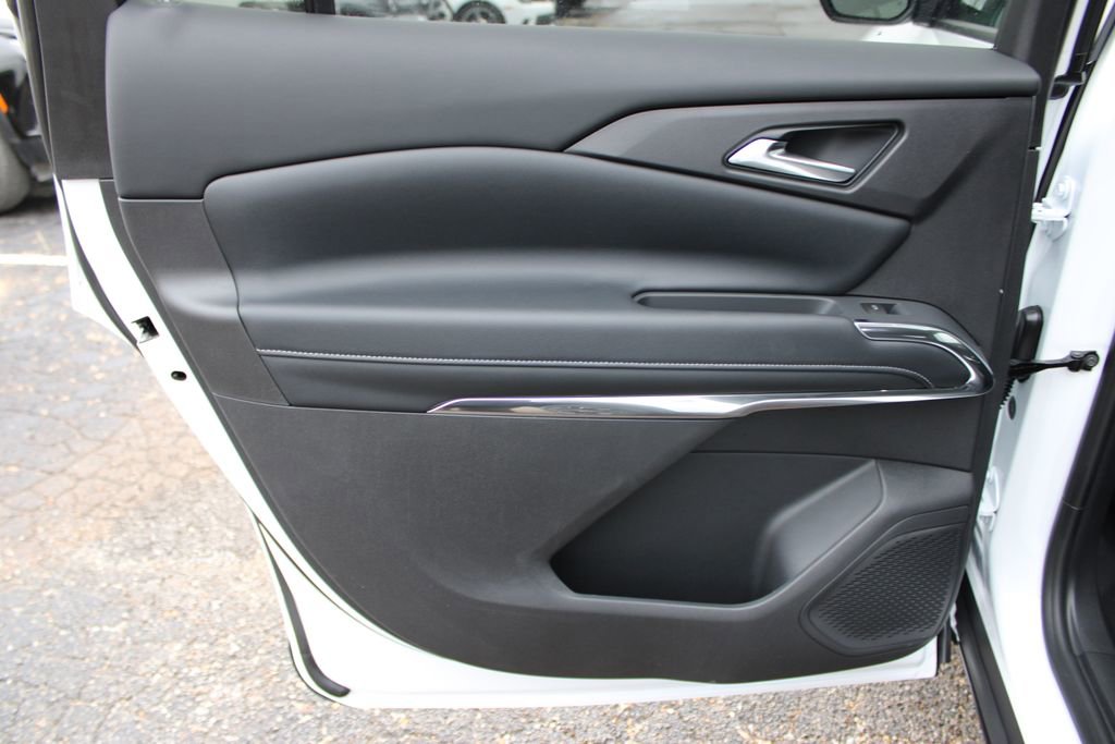 New 2026 Chevrolet Traverse LT w/ Sun and Wheel Package image 18